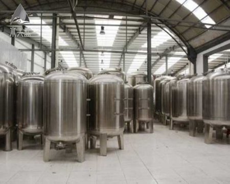 不锈钢圆柱形水箱需要清洗吗